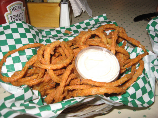 O'Kanes has awesome onion rings!