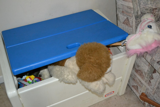 If your toy box won't close, consider freecycle to easily donate your items to another, local family