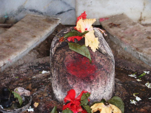 The Shiva Lingam with the cut visible on top