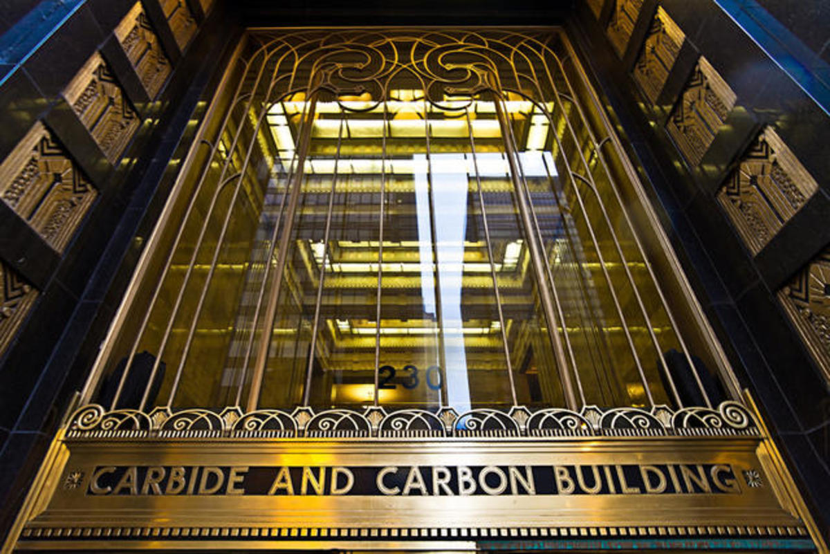 The entrance of the Carbide and Carbon Building from Michigan Avenue.