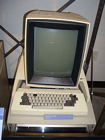 The Xerox Alto-sure looks like a Mac!