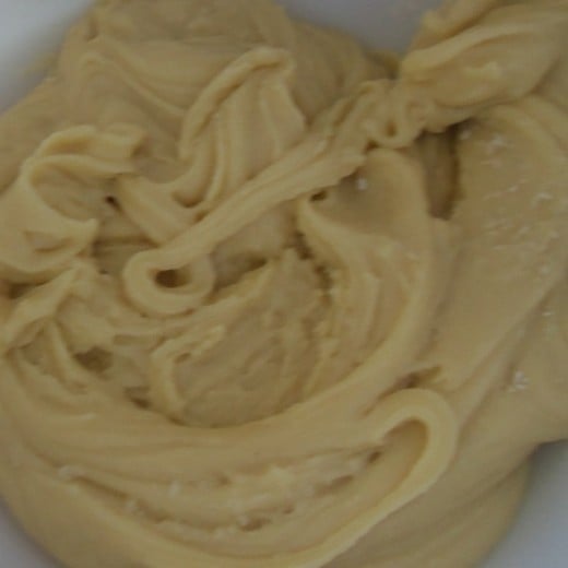 maple syrup buttercream frosting - very simple to make