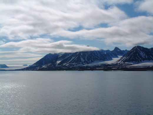 Approaching Ny Alesund by sea
