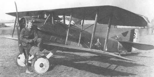 The hat-in-the-ring emblem is visible on the fuselage of the aircraft.