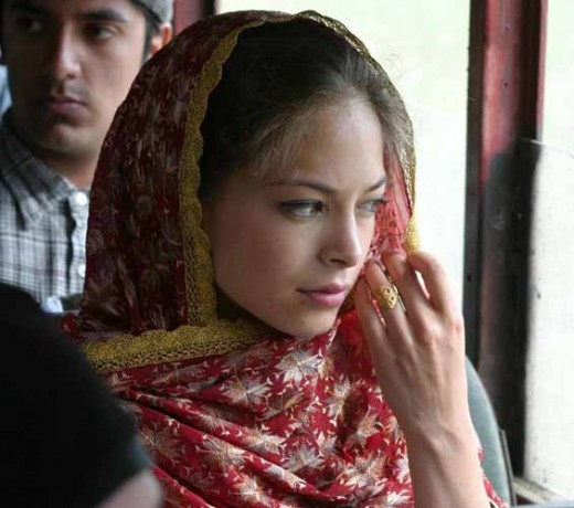 Kristin Kreuk in Partition