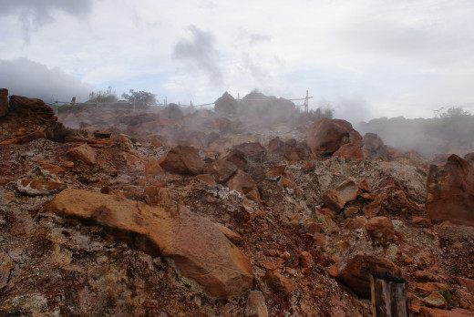 This is a steam vent on the west slope of Miravalles located near the Thermomania and Yoko Hot Springs Resorts.