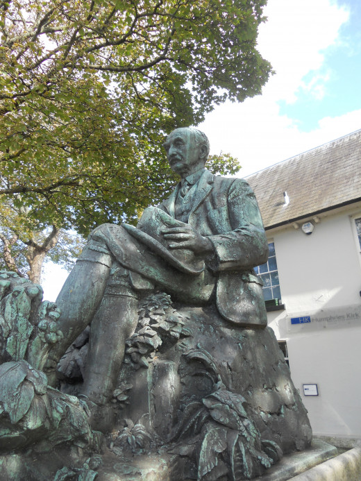 Thomas Hardy's statue in Dorchester