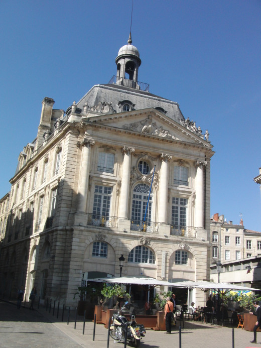 Le Gabriel, view from the Place de la Borde