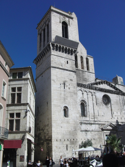 Photo in the historic center of Nimes