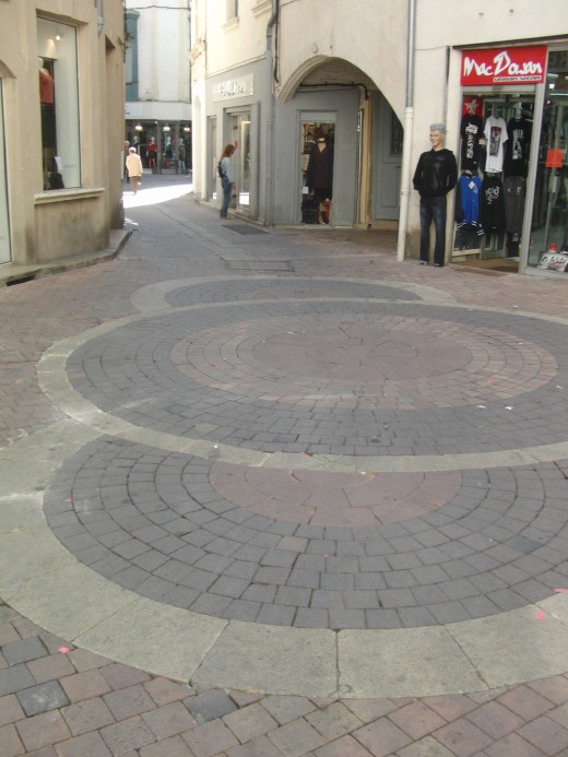 Path in the historic center of Nimes