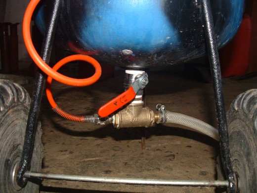 Media regulating valve