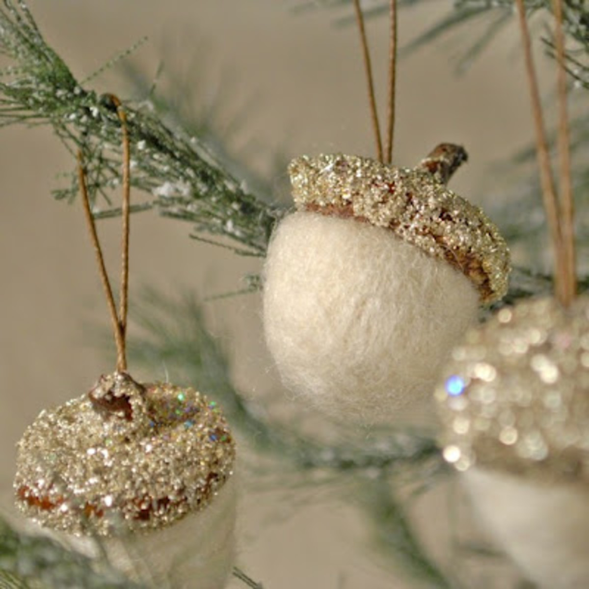 These little gems are next on my list. They'll look wonderful on a gift or tree.