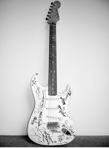 Tsunami guitar