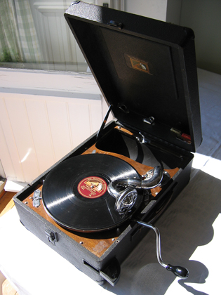 Portable 78 rpm record player from British His Master's Voice. Model 102, c. early 1930'