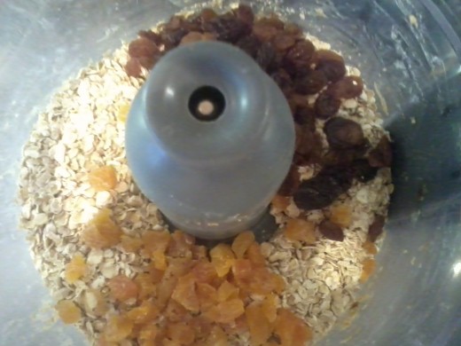 Add oats, cinnamon, chopped apricots and sultanas