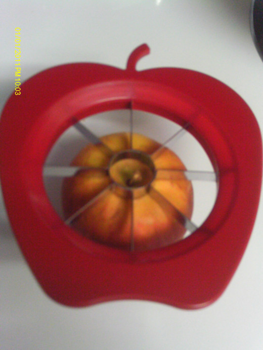 Divider placed evenly on apple