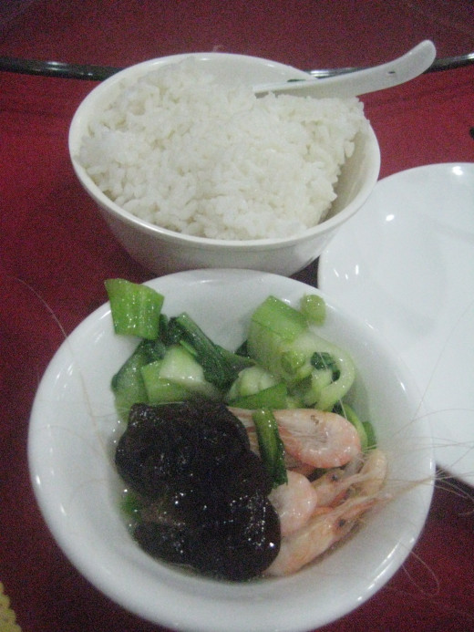 Shrimps, mushroom, veggies and white sticky rice to enjoy (Source: Travel Man aka Ireno Alcala)