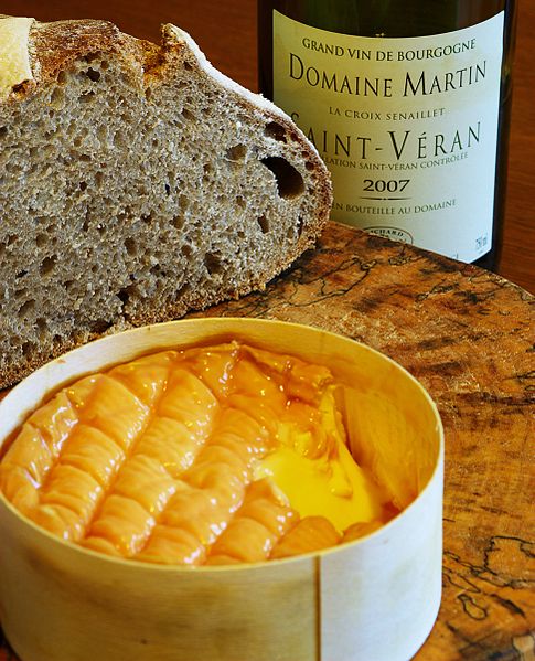 Époisses de Bourgogne cheese and white wine with home-made naturally leavened (sourdough) bread.