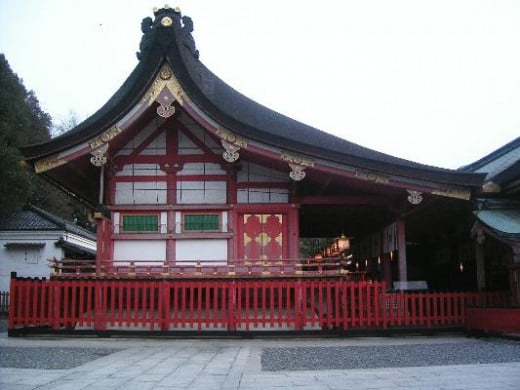 Fushimi Inari-taisha Main Hall, destroyed in Onin war but reconstructed in 1494.