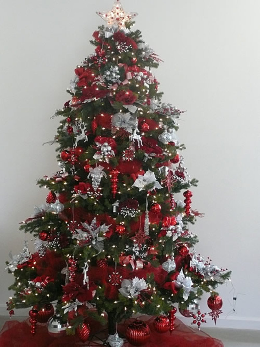 Trimming the Christmas Tree Beautiful Photos and Tips to Inspire your Tree Decorating! | HubPages