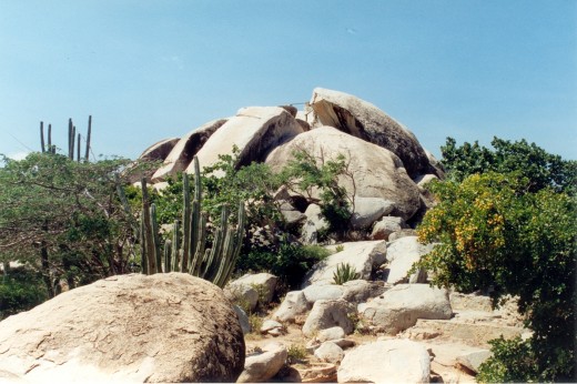 Aruba - Ayo rock formation Wiki Commons image author Quistnix