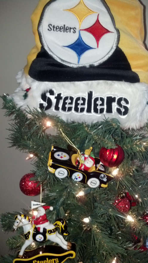 Decorate your tree with your favorite team ornaments! 