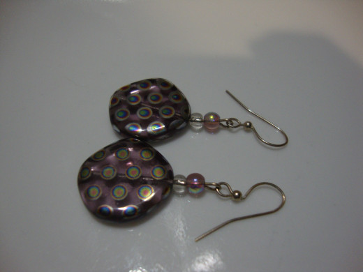 Bi-pin with one large focal bead.