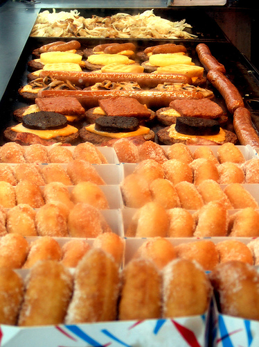 If you want to find out if you have a fast food addiction, look for the common symptoms.