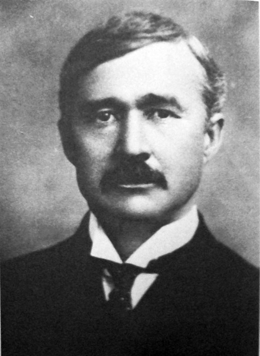 Elwood Haynes was a metallurgist & automotive pioneer
