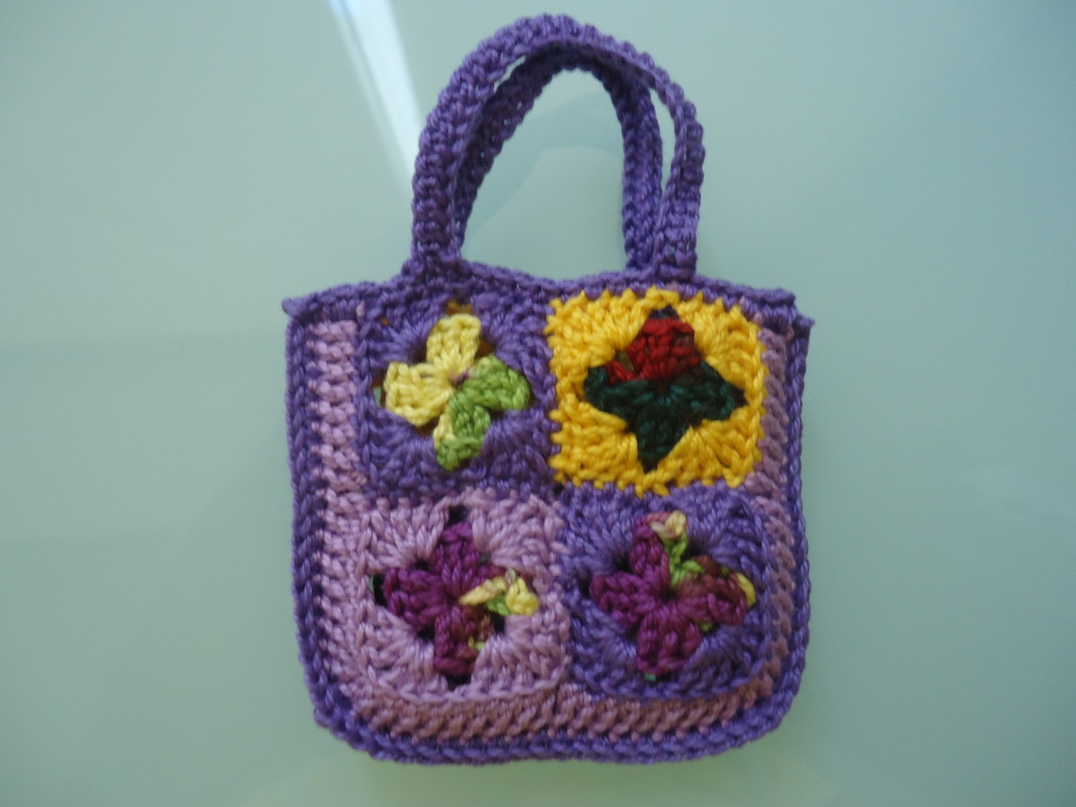Barbie Granny-Square Shopping Tote Bag (Free Crochet Pattern) | FeltMagnet