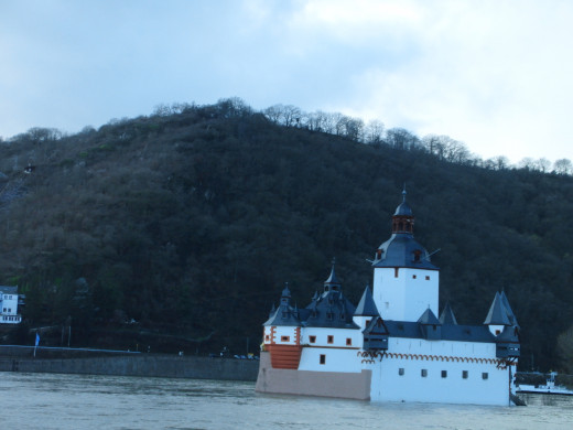 Pfalzgrafenstein Toll Station in the middle of the Rhine