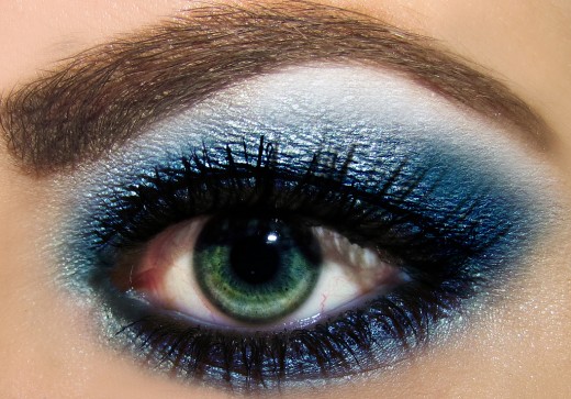 Nightclub Eye Makeup: Ocean Blues