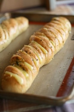 Cheesy Garlic Pull Apart Bread Recipe from Scratch