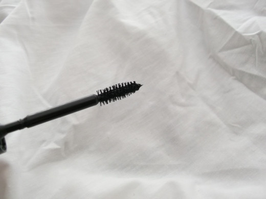 The applicator wand for the Volumecara mascara. This is on the 1st setting with the least amount of product.