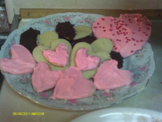 A plate full of Valentine sugar cookies