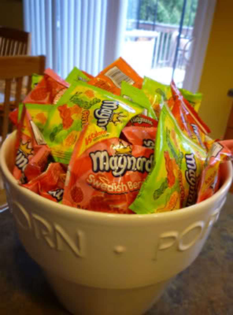 A bowl of delicious sour candy treats.