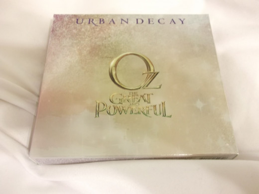 Urban Decay Oz The Great and Powerful Glinda Palette Box.