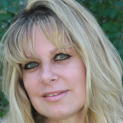 variousreads profile image