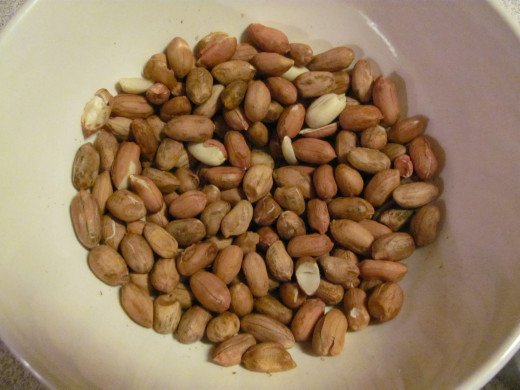 Raw peanuts