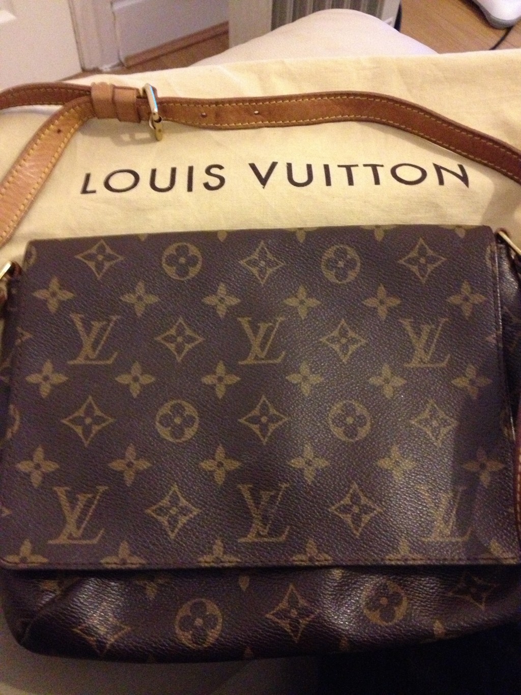 Louis Vuitton Handbags - Real VS Fake | HubPages