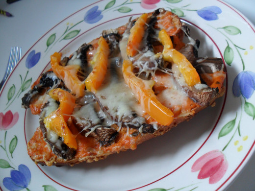 Recipes under 10 minutes: bread pizza