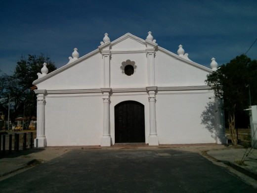 The La Hermita de La Agonia church in Liberia.  Photo taken at 1 PM in the afternoon.