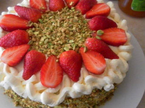 Fresh Strawberry and Cream Sponge Cake