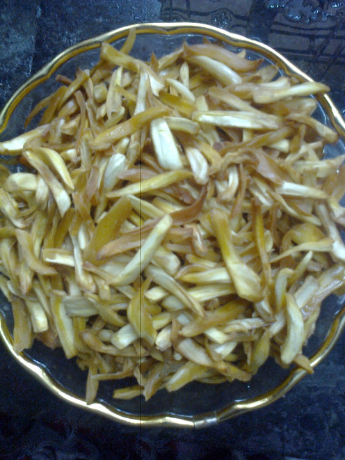 Jack fruit chips are ready to serve.