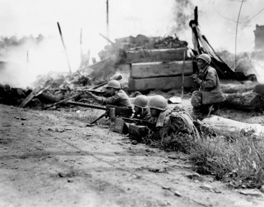 A machine gun crew in Waegwan, September 1950