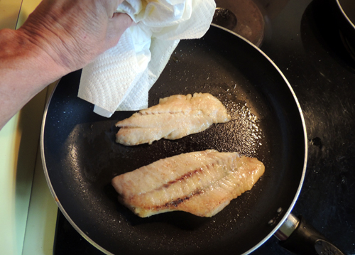 blot excess oil from pan, before reintroducing the Veracruz