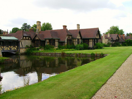 The cottages of Hever Castle, home of Thomas Boleyn