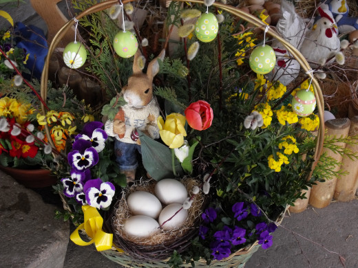 Spring flower arrangements, Easter Bunnies & Eggs are very popular Easter decorations in Switzerland.
