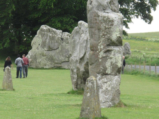 Stone circles - Red Lion Avebury