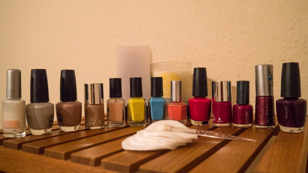 How to wear trendy nail polish designs and colours (with care tips)